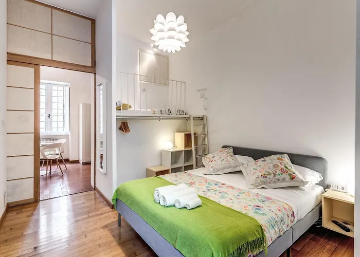 Elegant Behind The Colosseum Daire