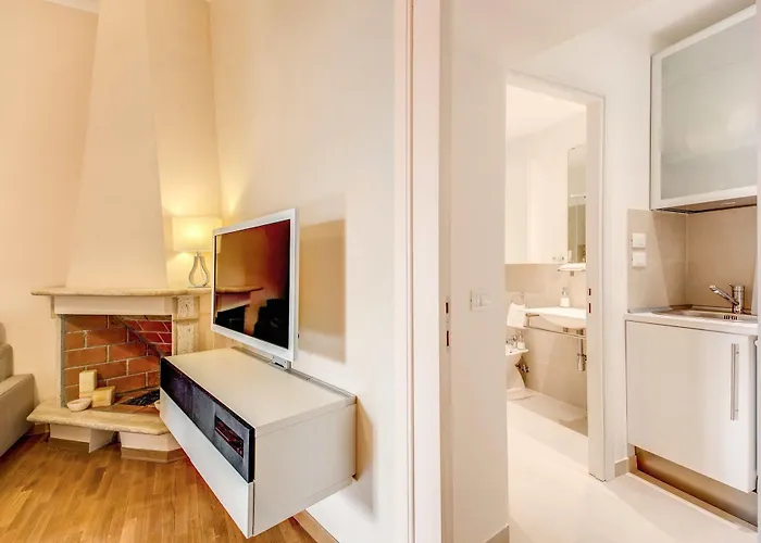 Elegant Behind The Colosseum Daire Roma